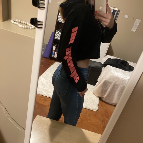 Graphic Cropped Hoodie - Picture 5 of 5